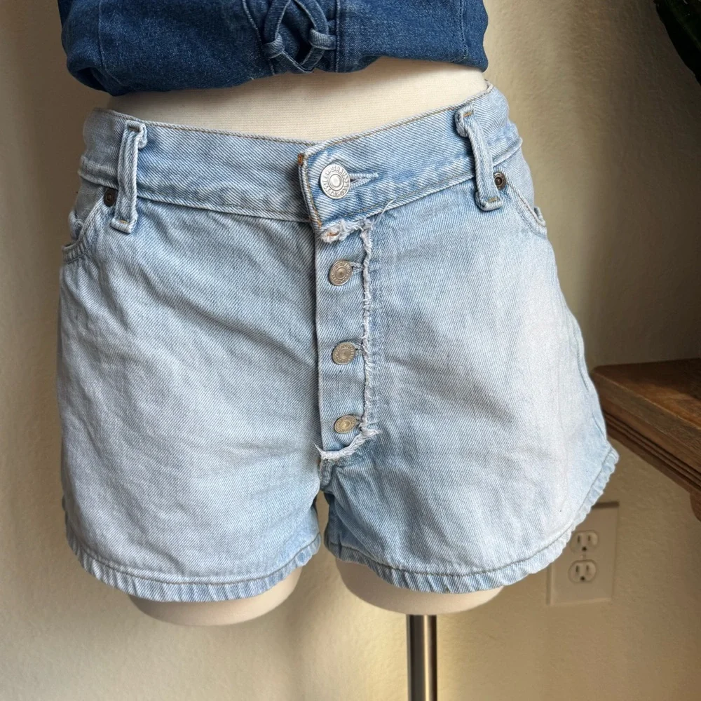 Vintage Levi’s Button-Fly Denim‎ Shorts Light Wash Y2K Cutoffs all-cotton 13 jr